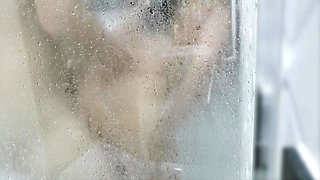 Mature Seduces 18 Years Old Boy to Fuck Her in the Shower