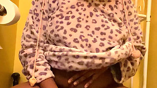 Sexy Peeing Ebony Pissing