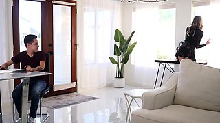 Sexy blonde milf gives blowjob and gets slammed