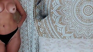 Big PAWG Ass Tease Twerk N Spread