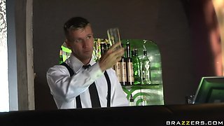 Big Wet Clubbing Butt With Choky Ice, Simony Diamond - Brazzers