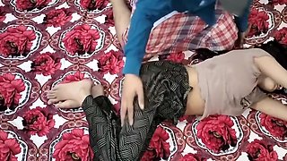 Little Stepsister Soyi Rahi Thi Tabhi Jake Choda