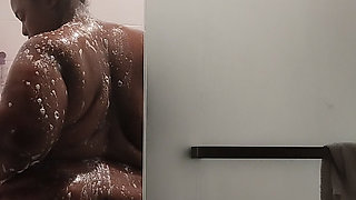 Dirty Ebony BBW Slut Gets Clean After Nasty Deep-throat-blowjob