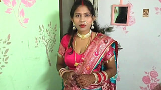 indian coupleShares bed with StepMom while his StepSister hides under the bed
