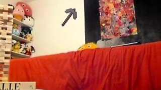 Webcam Asian camgirl testing brand new toy