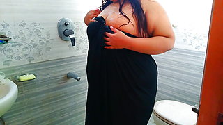 Saudi Muslim big tits &amp; big ass sexy 35yo aunty with neighbor 19yo guy Softcor fucking while showering in bathroom - Hot Arabian