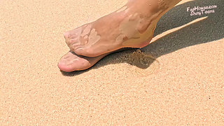 906 Sparkling Pantyhose on the Beach