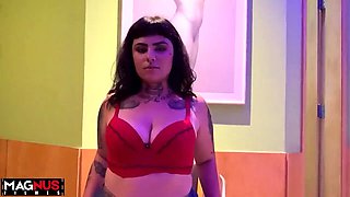Big tats, tattooing, eating pussy