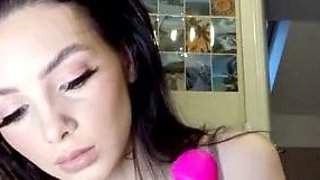 Lovely Amateur teen brunette masturbating outdoor