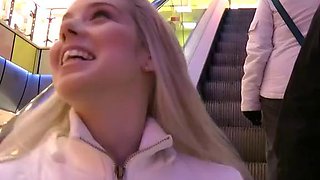 Extreme sex outdoors with cute blonde