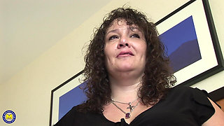 Curvy Mature Wife Joyce Gets Her Big Ass Pounded in Doggystyle Position