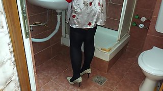 I Love It When My Stepmom Come to Visit Me in Her Nylon Stockings and High Heels