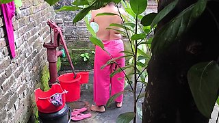 I See My Aunty Going To Take A Bath After I Hugged And Fucking Ass