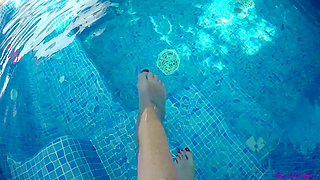Hot Tub Toes