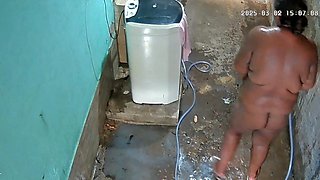 <censored> records stepmother taking a bath and showing it in the backyard