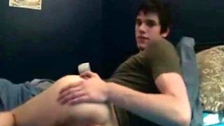 Twink's Hot Bubble Butt Cam Show