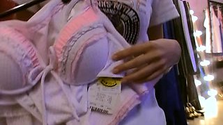 Amateur skater girl outdoor in public fucking for money