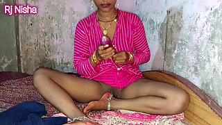 Desi housewife rj Nisha masturbate by baigan