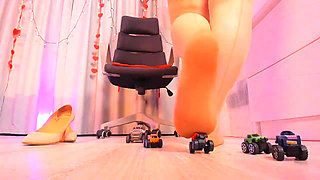 Let's Play Cars, Do You Like to Play Giants?