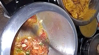 My wife bana rahi hai chicken curry