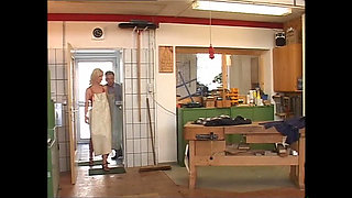 Horny Slut Seduced Her Boss so That Can Fuck Her
