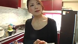 Mother -in -law catches her son -in
