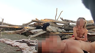 Public Flashing in Nude Beach Sucking and Cumshot of Big Cock in Front of Everyone - Misscreamy