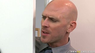 Clean Office, Filthy Whore With Johnny Sins, Chanel Preston - Brazzers