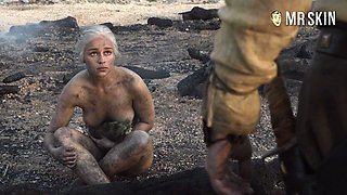 Completely naked Mother of Dragons from game Of Thrones
