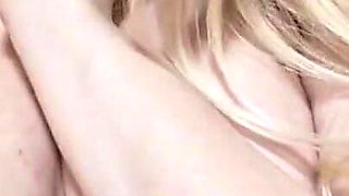 Pussy Elza Kom in Pantalone Very Hot
