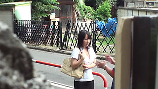 M801g02 an Embarrassing Propensity of an H-cup Huge Breasts Wife in the Prime of Her Life!