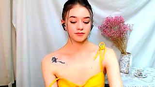 Amateur Webcam Teen Masturbates And Teases