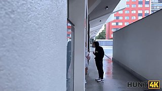 Hunt4k. blonda naomi enjoy tempted a rich man with her giant Natural Tits in front of her bf