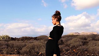 Russian Taya loves posing nude outdoor