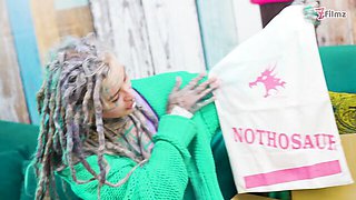 Spicy Anuskatzz's dreadlock girl action