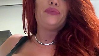 Big boob brunette masturbates on webcam