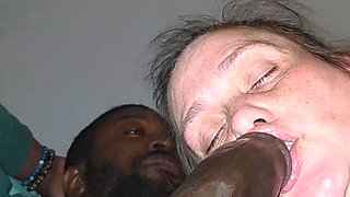 Step Mom Gives Her Favorite Step Son an Amazing Gumjob