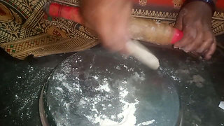 Sexy Saree Aunty Boobs