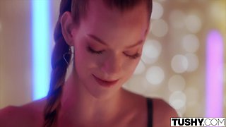 Petite Anal Addict Flexible Camgirl Tempts Married Guy For Butt Fun