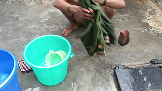 Sexy Bhabhi Nude Bath Viral Video