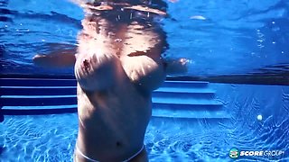 Big Tit Skinny Dip: Lana Ivans