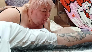girlfriend fingering and giving blowjob with cum in her mouth