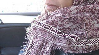 Turkish muslim woman gives perverted american man a handjob in his car