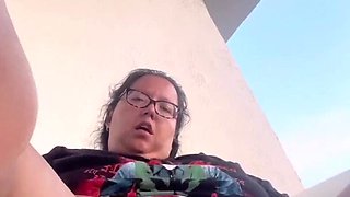 WildEnglishBBW rubbing my cilt fingeirng my pussy & ass on my balcony