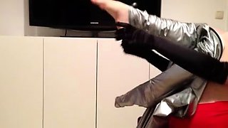 Amateur CDin latex dildoing
