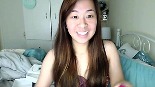 Japanese teen honey Rui Yazawa in pink toys h