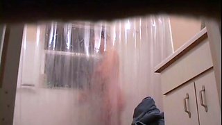 Naked stepmom, wonderful round ass (voyeur)