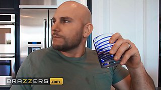 Brazzers - kathryn mae seduces jmac with her pliable body and gets banged in the douche and bedroom