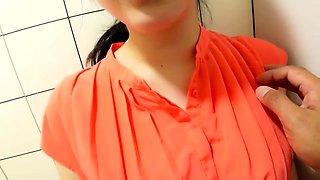 Amateur Asian gives amazing blowjob