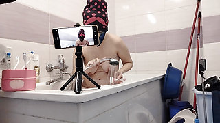Amateur wife shaves her pussy hair.